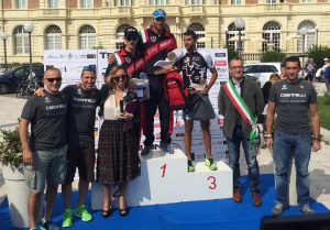 Manuel Biagiotti si aggiudica il podio, su 800 concorrenti, al Triathlon Cesenatico 2015